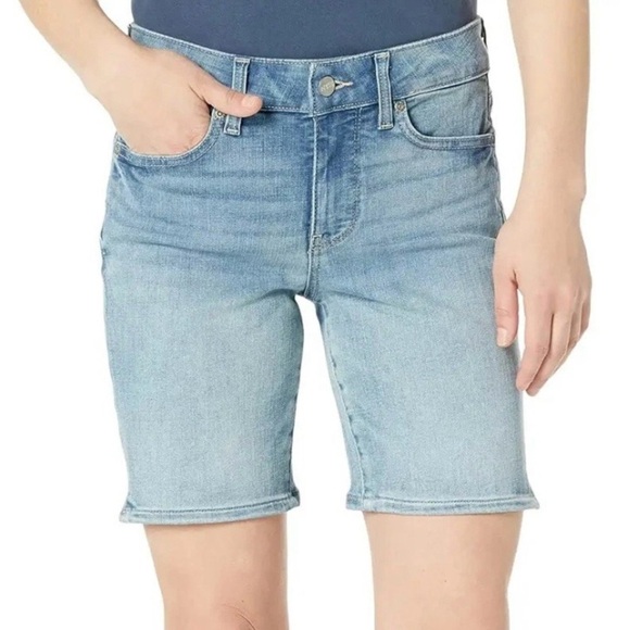 NYDJ Ella Light Wash Blue Denim Bermuda Shorts Sideseam Slits Women’s Size 14 - Picture 1 of 15